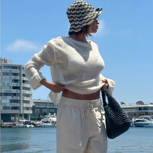 Rumored Sweaters - RUMORED Signature Pullover in Ivory Coast S/M